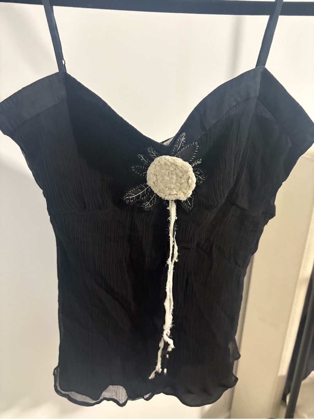 White House Black Market Black Crinkle Silk Cami With Rosette Women’s Size Small - Picture 3 of 13
